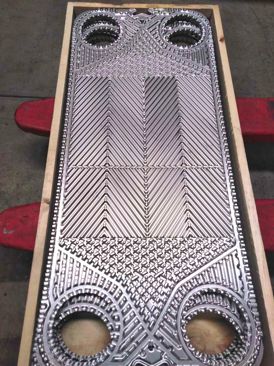 板片备件装箱待发货